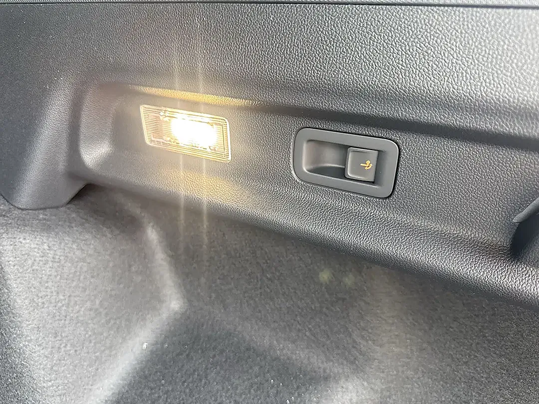Ford Explorer Premium - Thumbnail 13