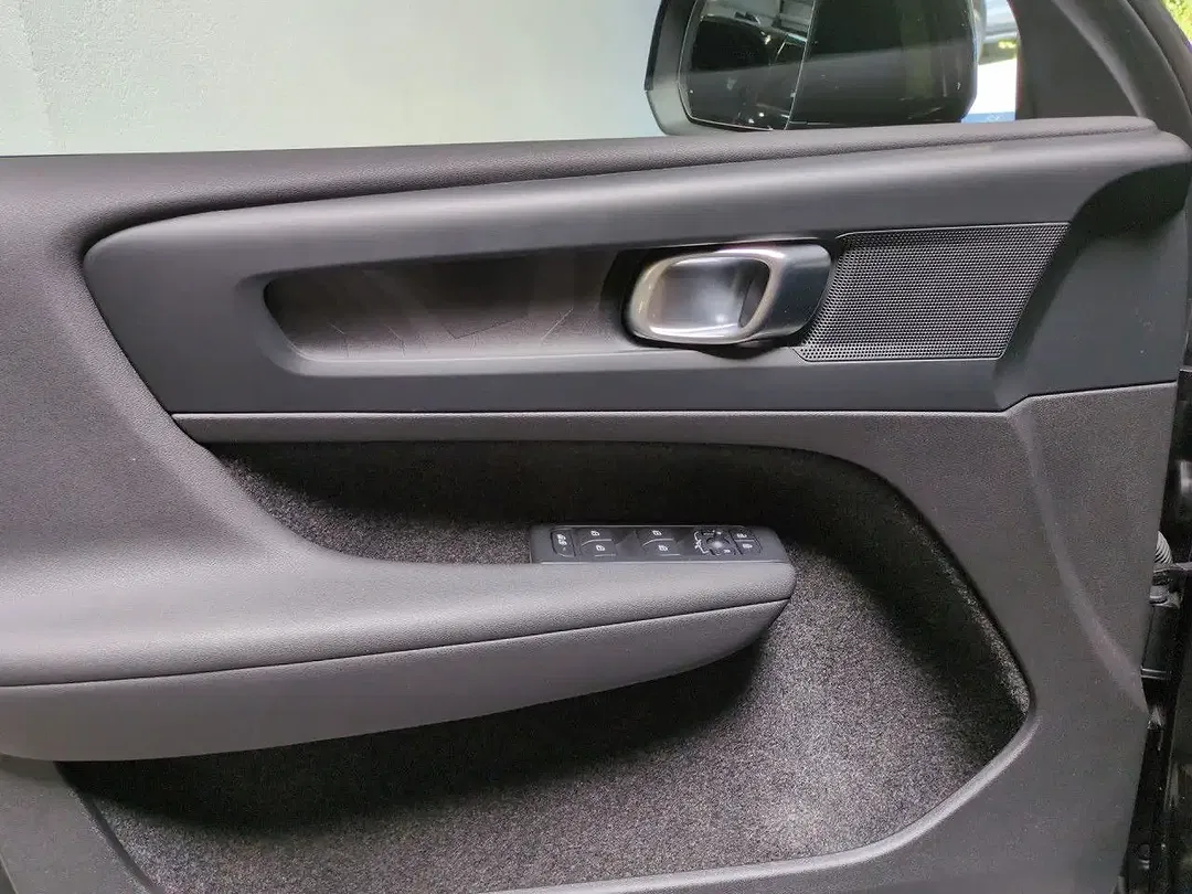 Volvo C40 eAWD Recharge Plus - Thumbnail 8