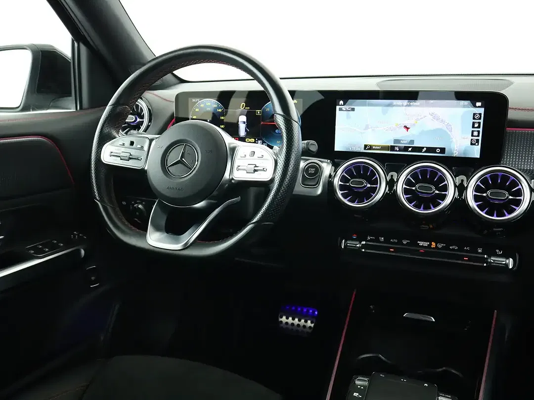Mercedes-Benz EQB 300 4MATIC AMG - Thumbnail 10