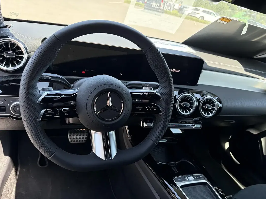Mercedes-Benz CLA 200 AMG Line - Thumbnail 12