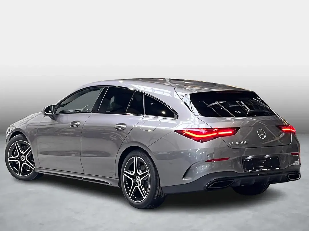 Mercedes-Benz CLA 200 AMG Line - foto 2