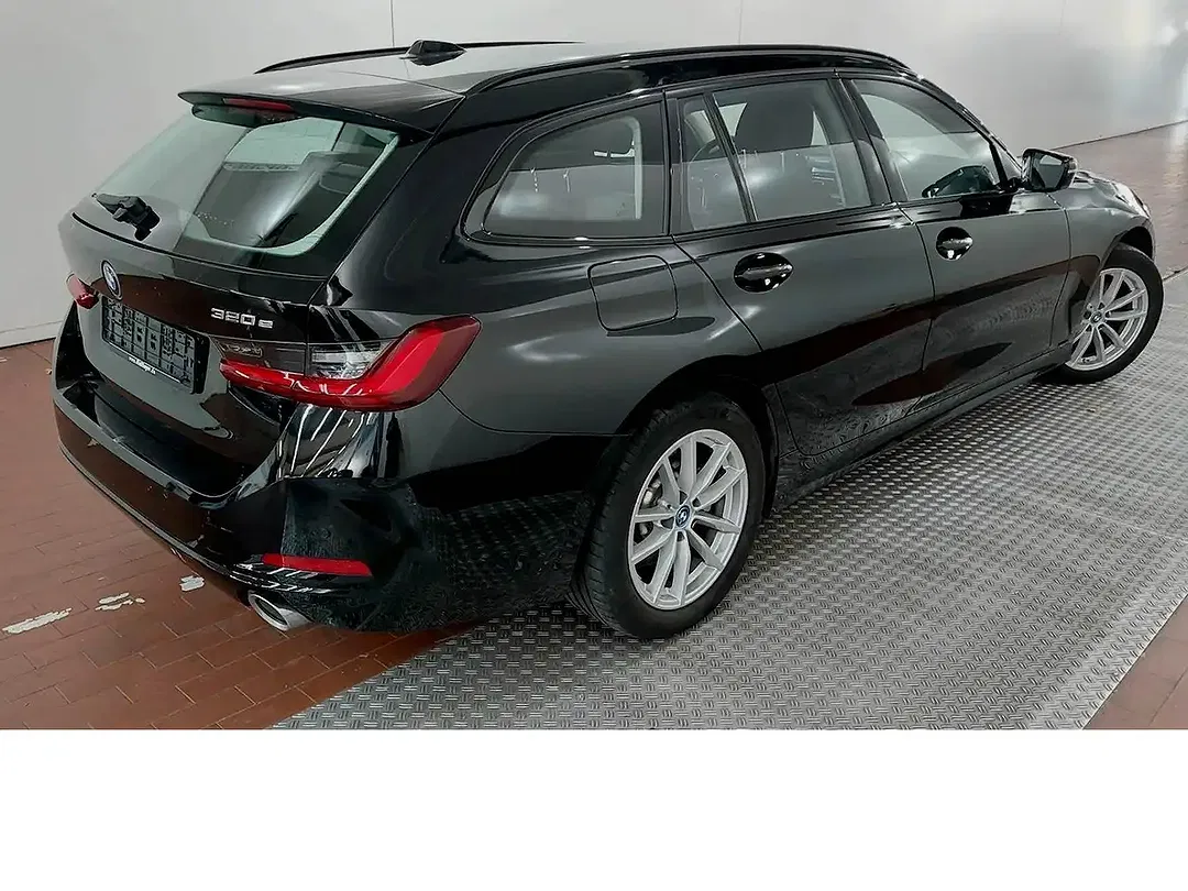 BMW 320 Touring - Thumbnail 4