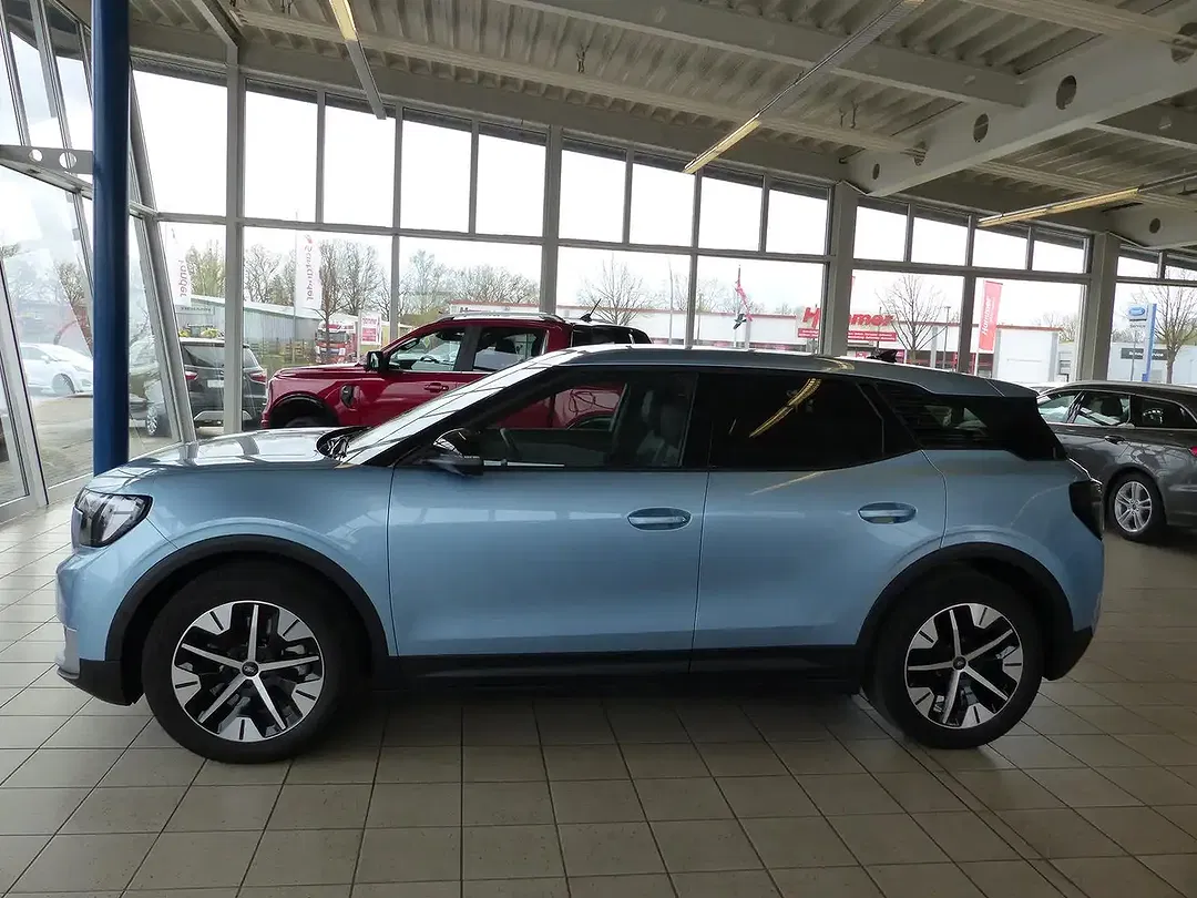 Ford Explorer - Thumbnail 13