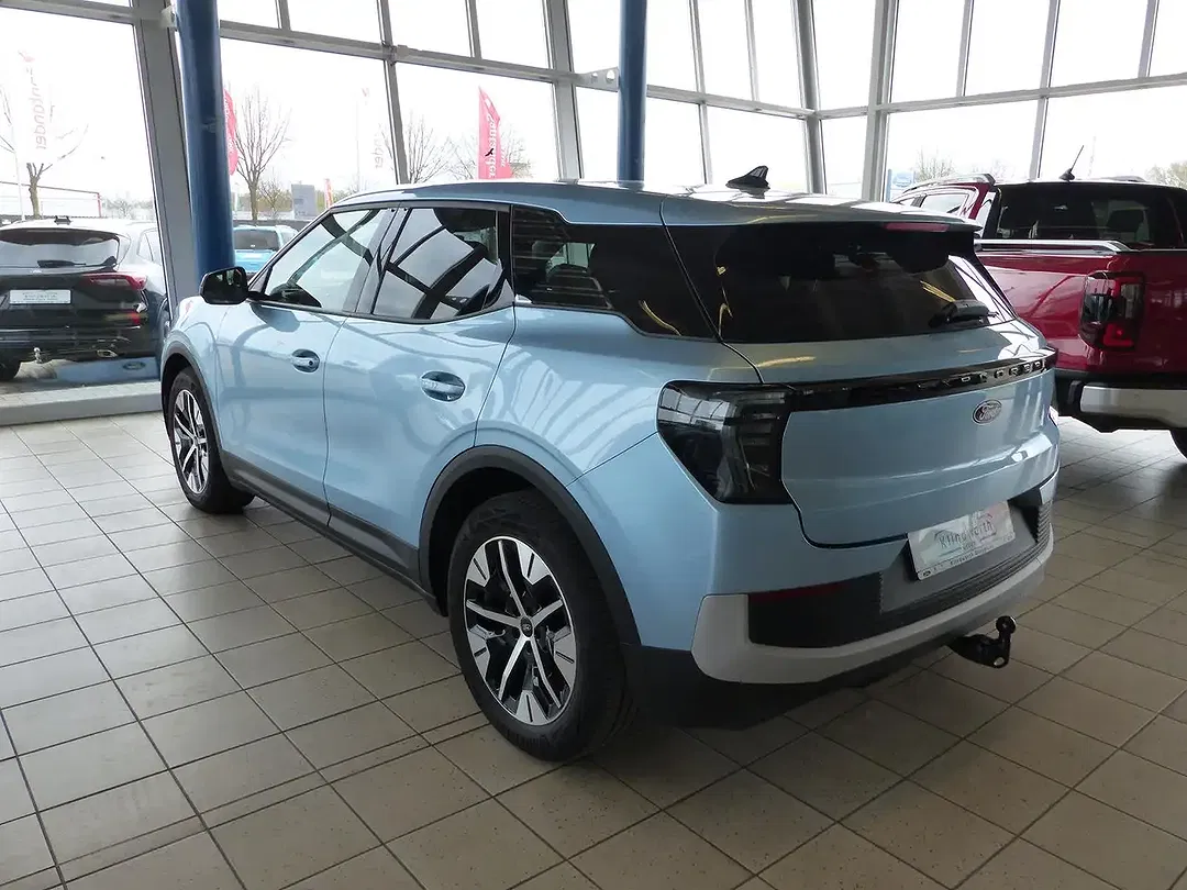 Ford Explorer - Thumbnail 5