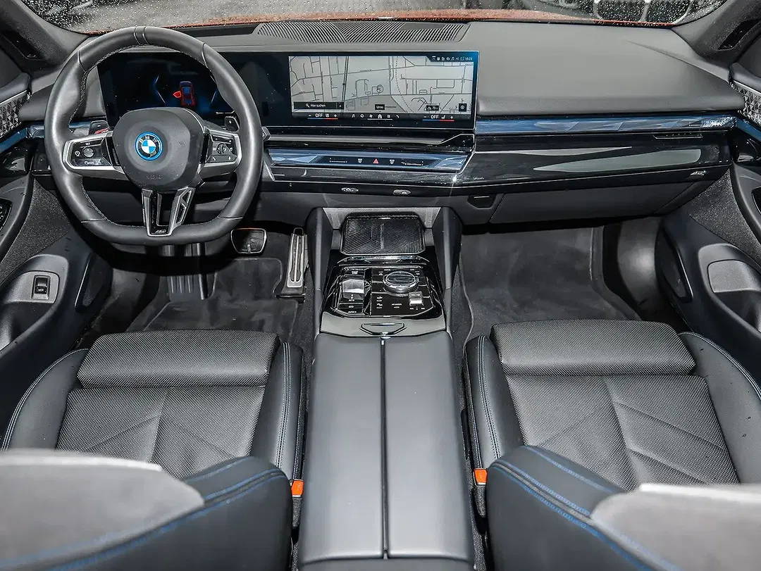 BMW 550 xDrive Touring M Sport Pro - Thumbnail 3