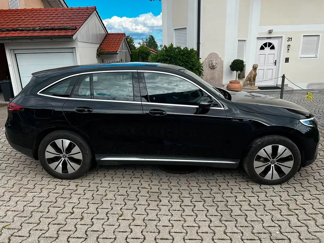 Mercedes-Benz EQC 400 4MATIC - Thumbnail 4