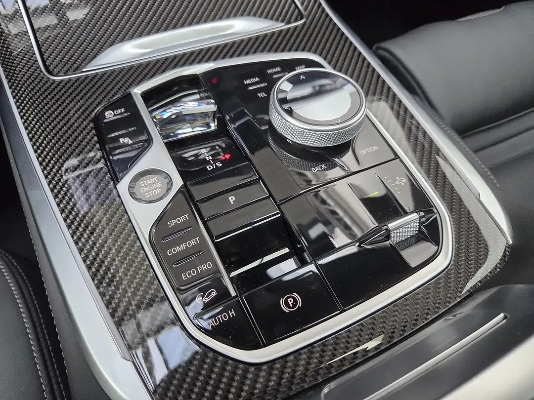 BMW X7 M Individual - Thumbnail 6
