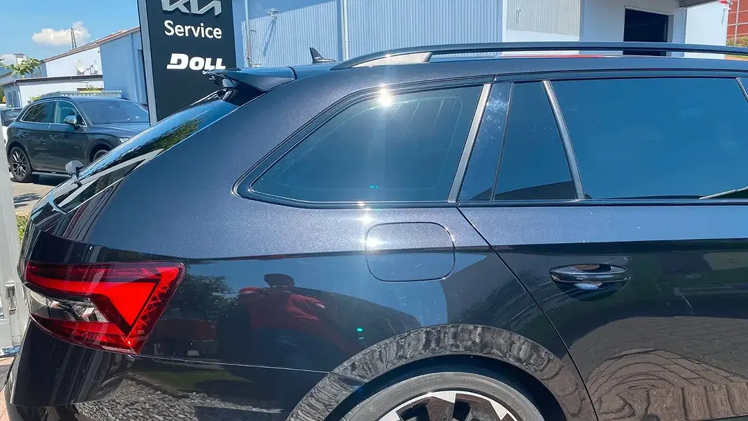 Skoda Superb Combi Sportline - Thumbnail 11
