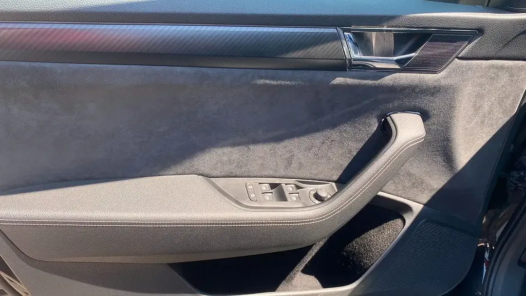 Skoda Superb Combi Sportline - Thumbnail 12