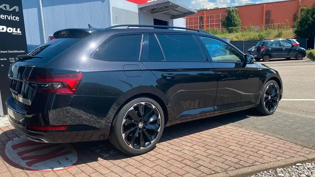 Skoda Superb Combi Sportline - Thumbnail 7