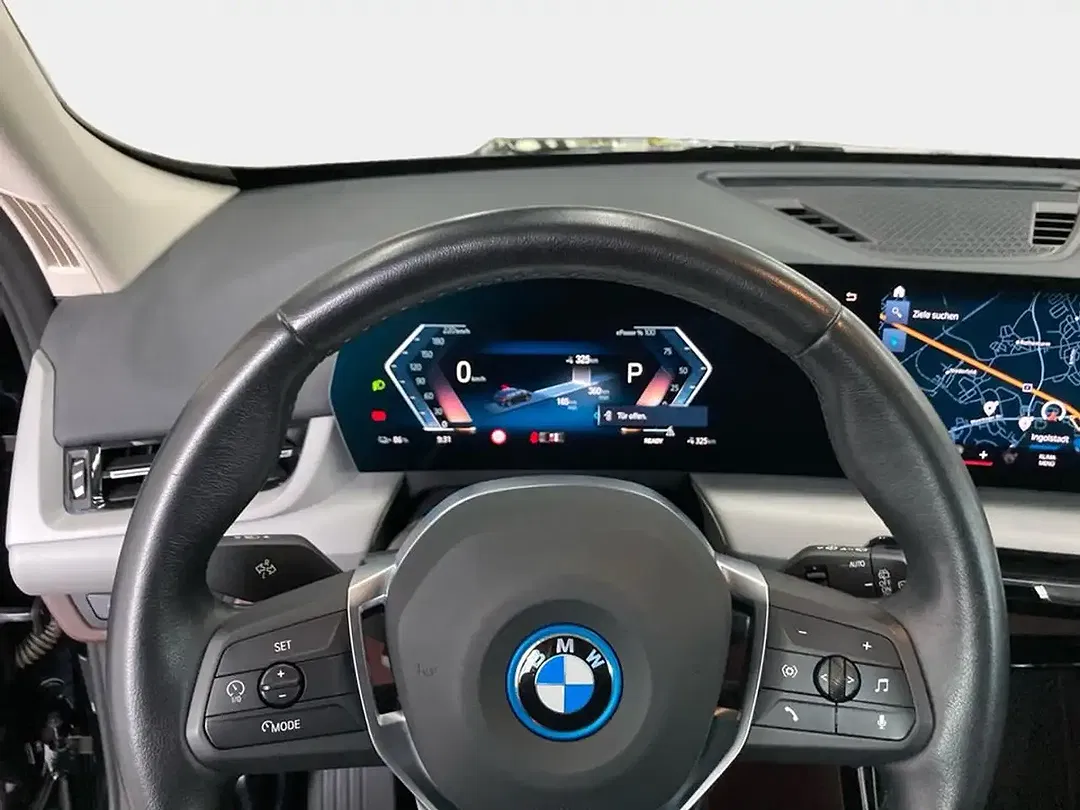 BMW iX1 - Thumbnail 7