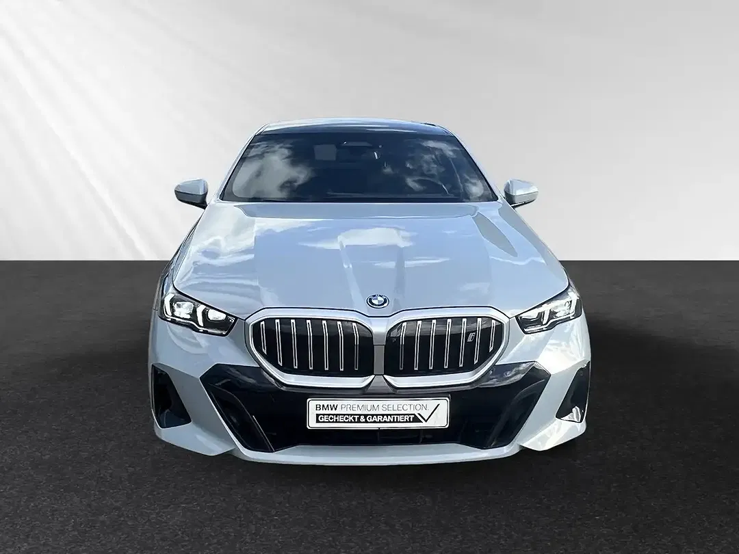 BMW i5 eDrive M - Thumbnail 4