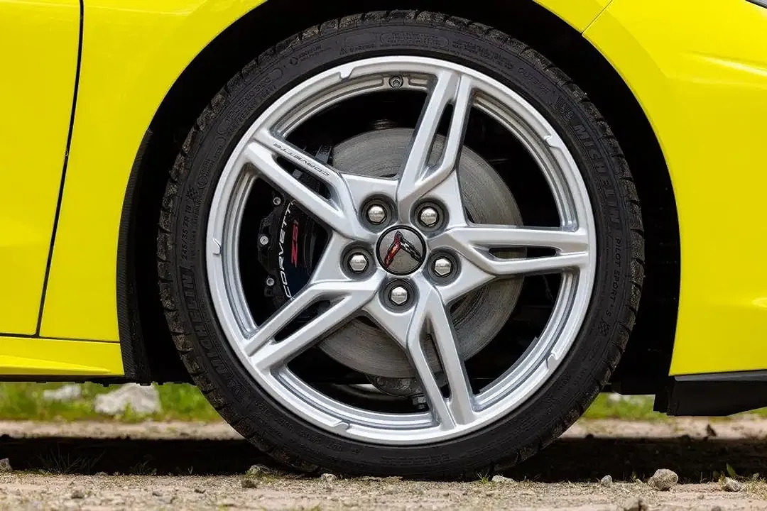 Corvette C8 Z51 2LT - foto 2