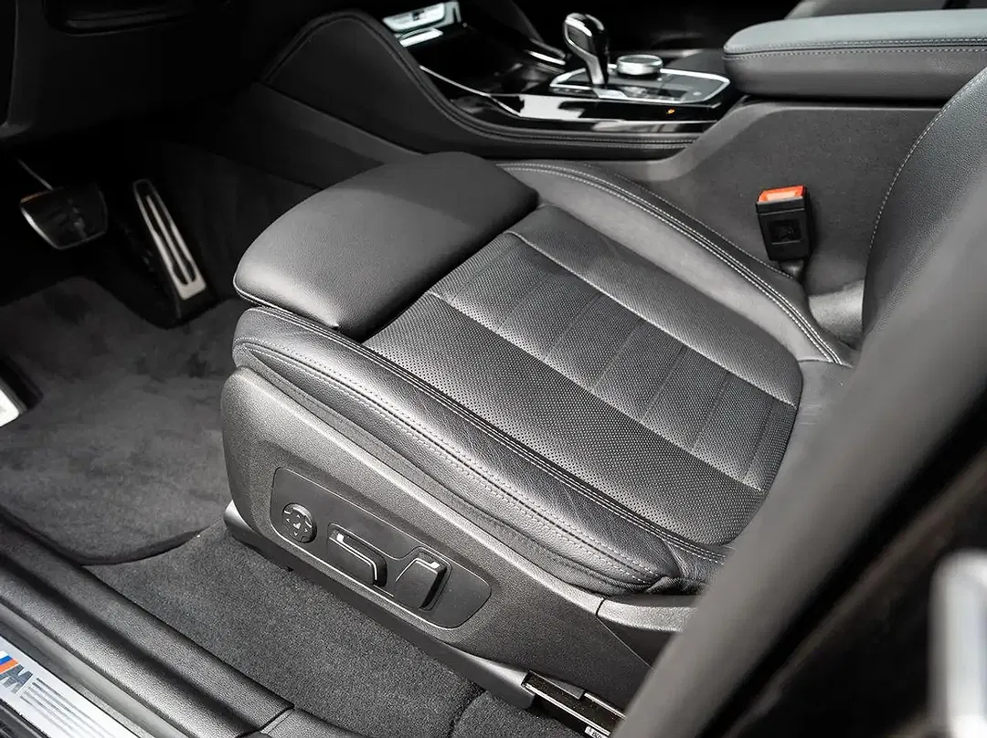 BMW X4 M - Thumbnail 10