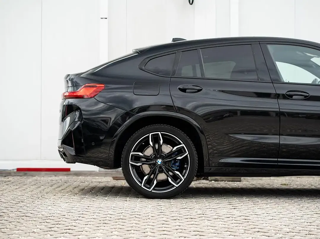 BMW X4 M - Thumbnail 6