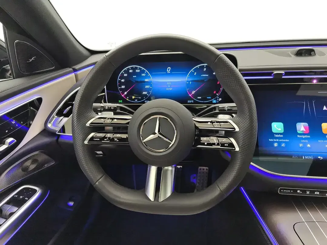 Mercedes-Benz E 220 AMG Night - Thumbnail 12