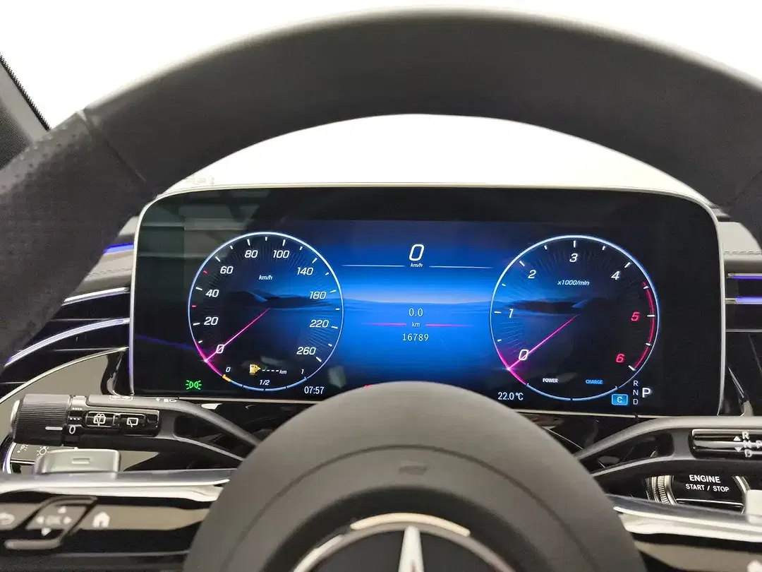 Mercedes-Benz E 220 AMG Night - Thumbnail 14