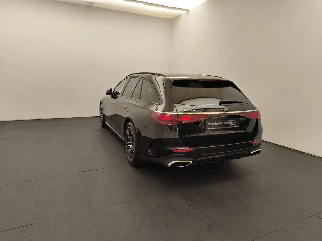 Mercedes-Benz E 220 AMG Night - Thumbnail 6