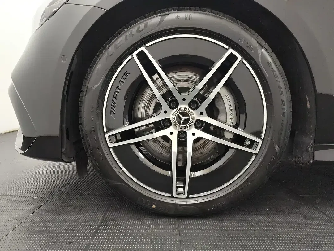 Mercedes-Benz E 220 AMG Night - Thumbnail 8