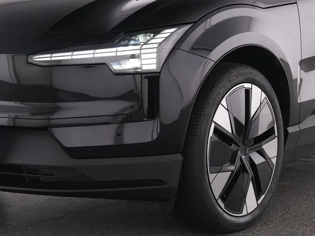 Volvo EX30 eAWD Plus - Thumbnail 9