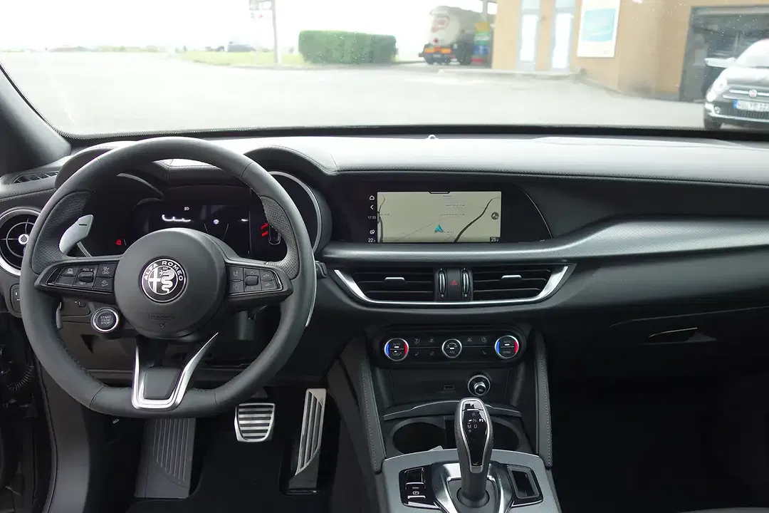 Alfa Romeo Stelvio Q4 Veloce - Thumbnail 13
