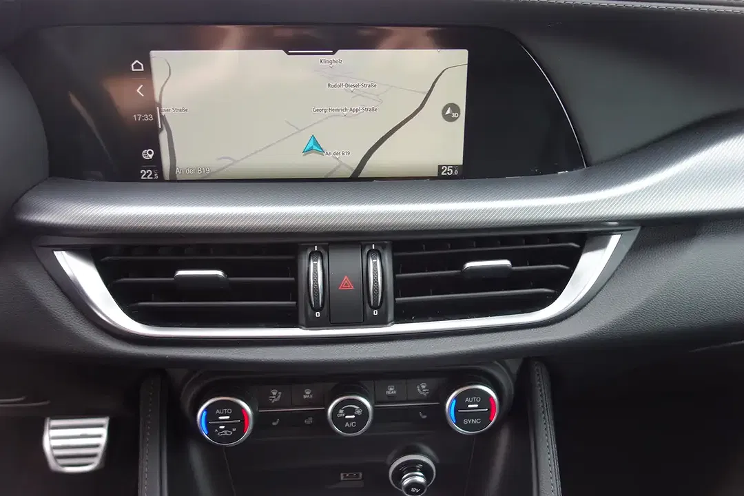 Alfa Romeo Stelvio Q4 Veloce - foto 15