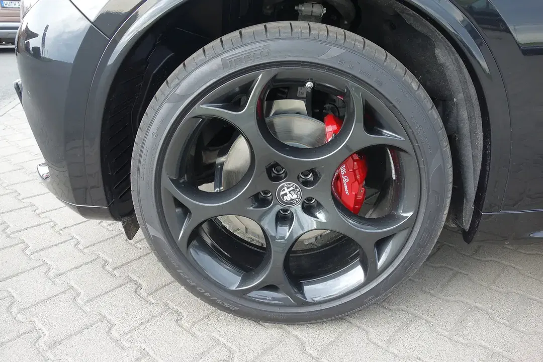 Alfa Romeo Stelvio Q4 Veloce - Thumbnail 7