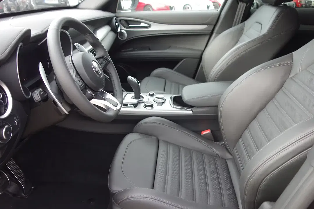 Alfa Romeo Stelvio Q4 Veloce - Thumbnail 9