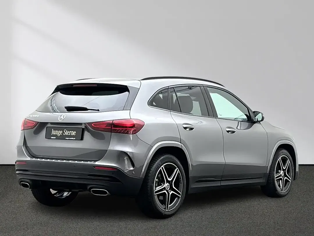 Mercedes-Benz GLA 200 AMG Night - Thumbnail 3