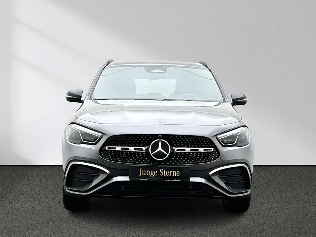 Mercedes-Benz GLA 200 AMG Night - Thumbnail 4