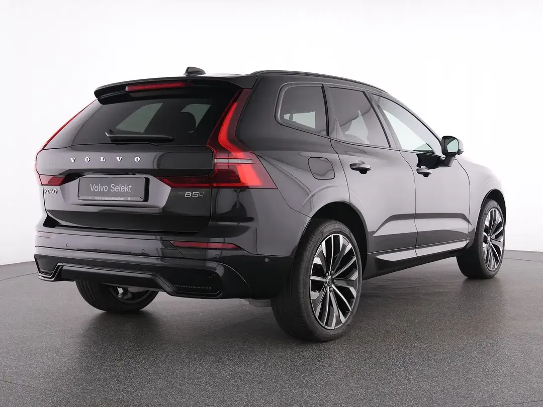 Volvo XC60 B5 AWD Ultra Dark - foto 2