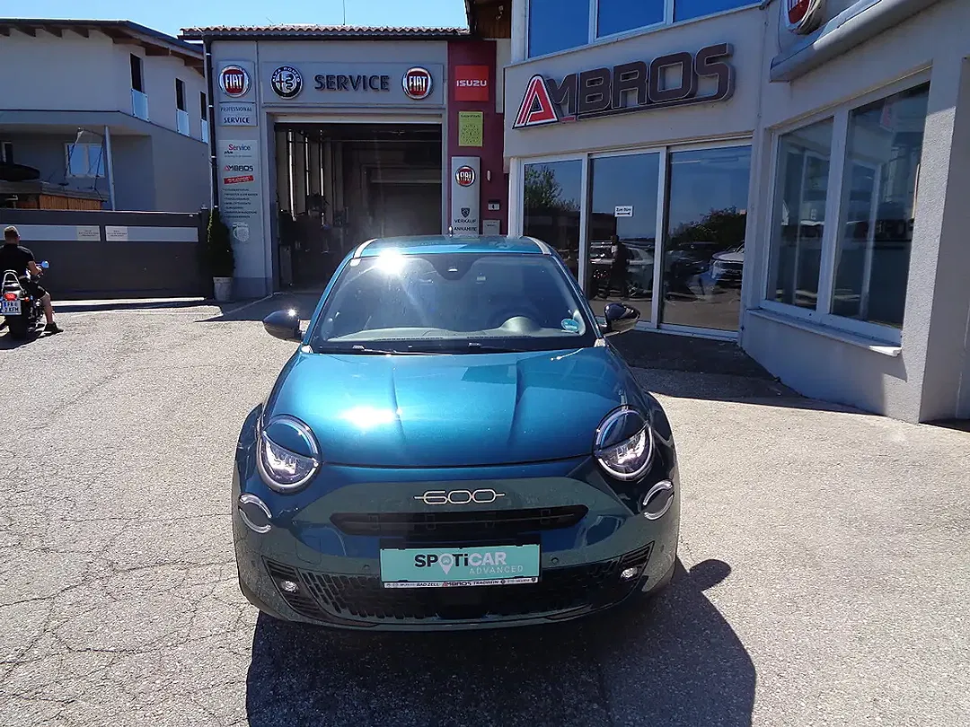 Fiat 600e EV La Prima - Thumbnail 11