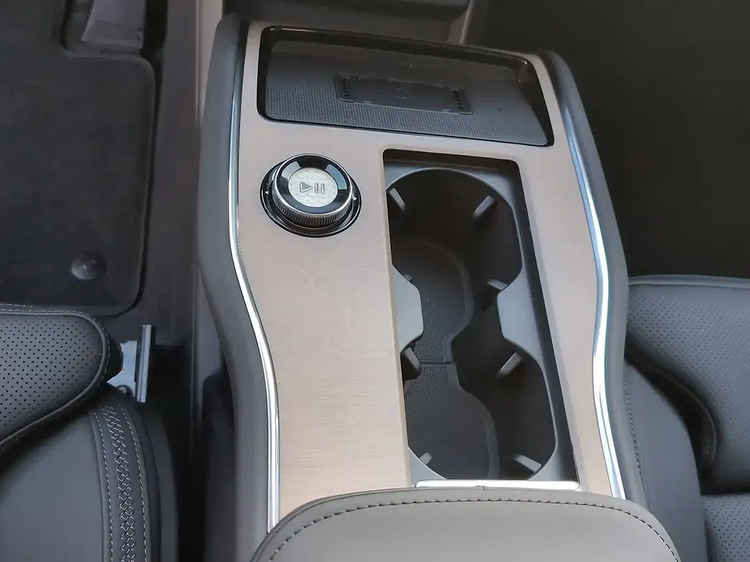 Volvo EX90 Ultra - Thumbnail 12