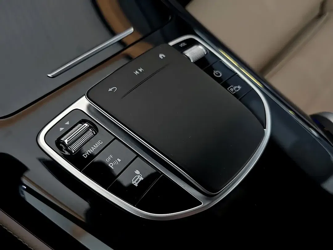Mercedes-Benz EQC 400 4MATIC - Thumbnail 19