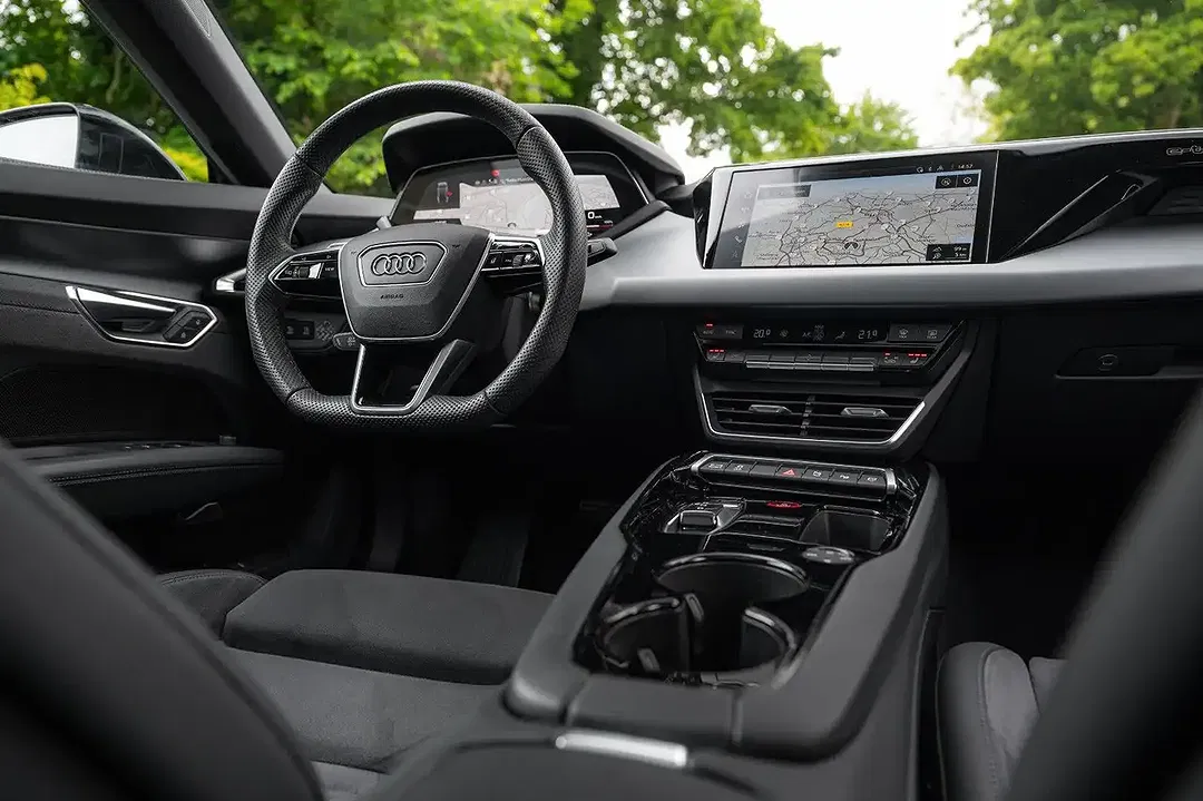 Audi e-tron GT quattro RS - Thumbnail 10