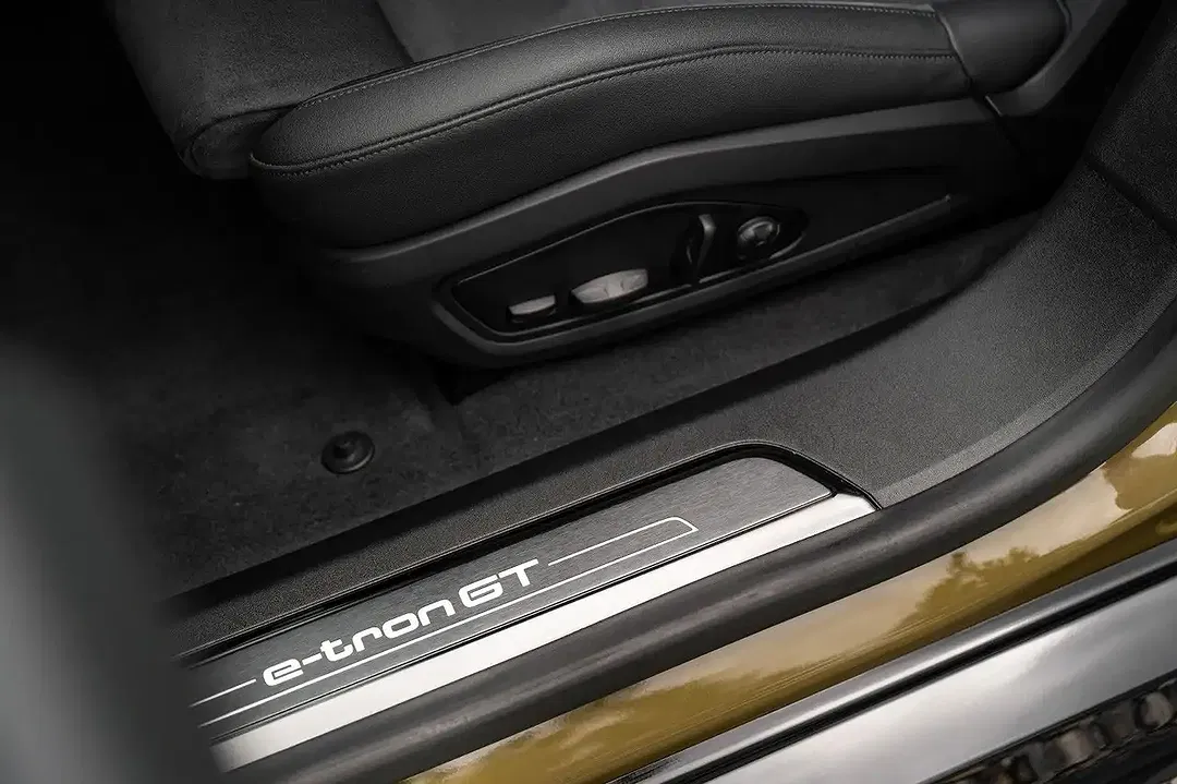 Audi e-tron GT quattro RS - Thumbnail 7