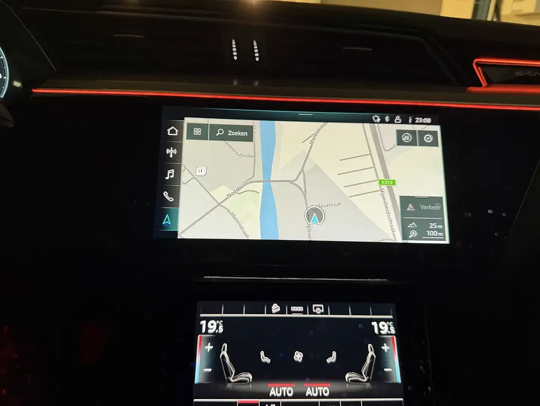 Audi Q8 e-tron quattro exclusive S line - Thumbnail 13