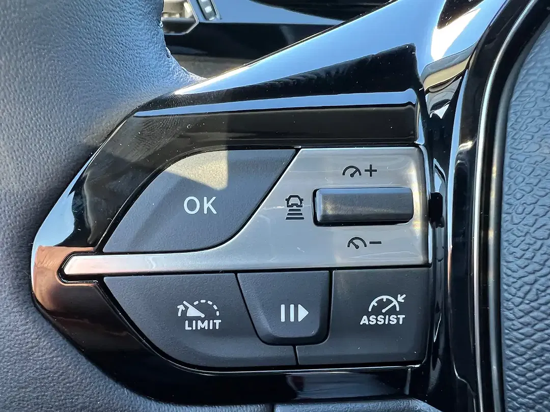 Peugeot 408 136 Hybrid Allure - Thumbnail 12