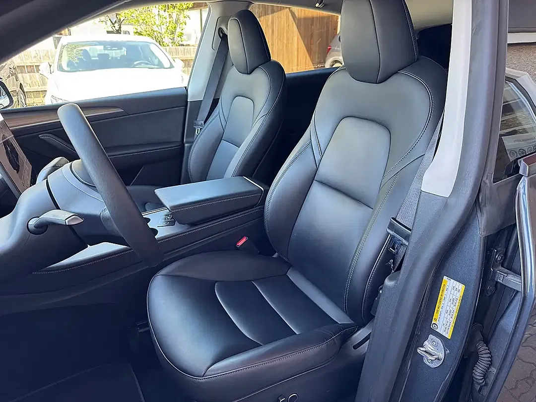 Tesla Model Y AWD Long Range - Thumbnail 11