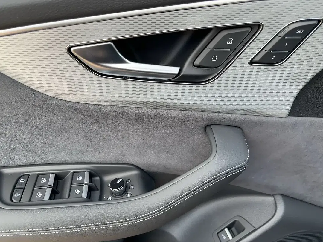 Audi Q8 TDI tiptronic quattro - Thumbnail 12