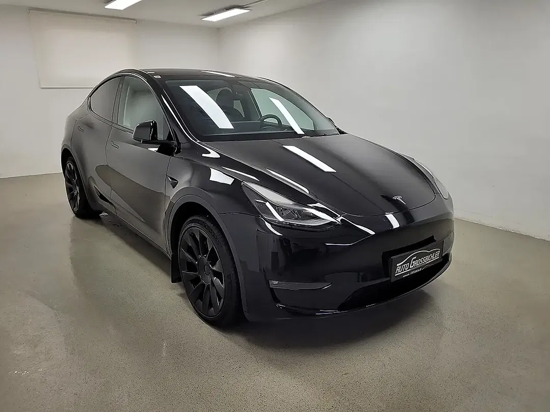 Tesla Model Y AWD Long Range - Thumbnail 5
