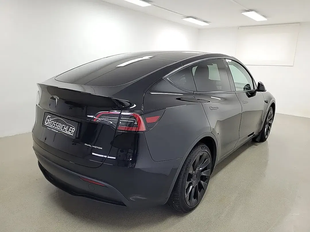 Tesla Model Y AWD Long Range - Thumbnail 9