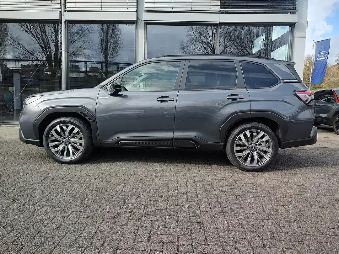 Subaru Forester 2.0 e-Boxer AWD Platinum - foto 2