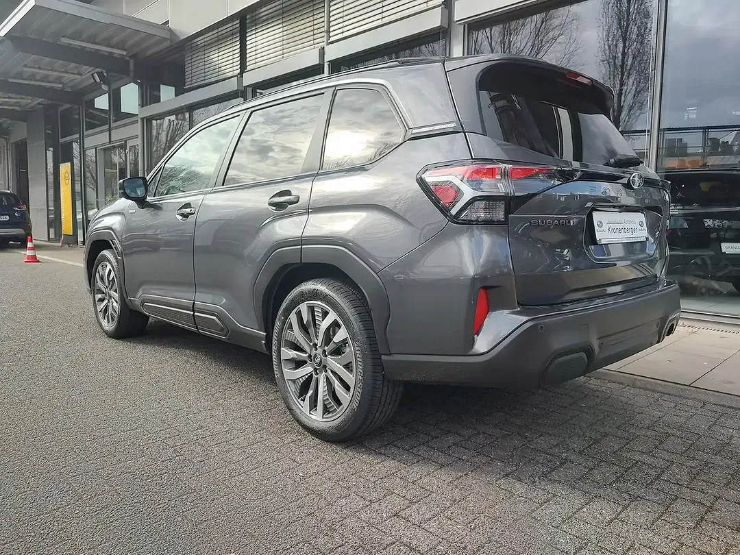 Subaru Forester 2.0 e-Boxer AWD Platinum - Thumbnail 3