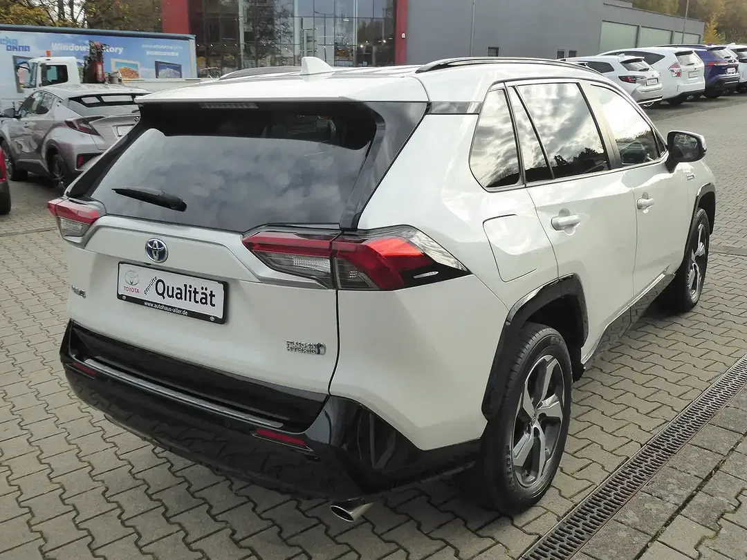 Toyota RAV 4 PHEV 4x4 - Thumbnail 4