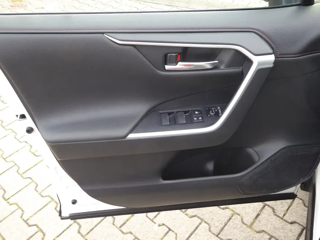 Toyota RAV 4 PHEV 4x4 - Thumbnail 6