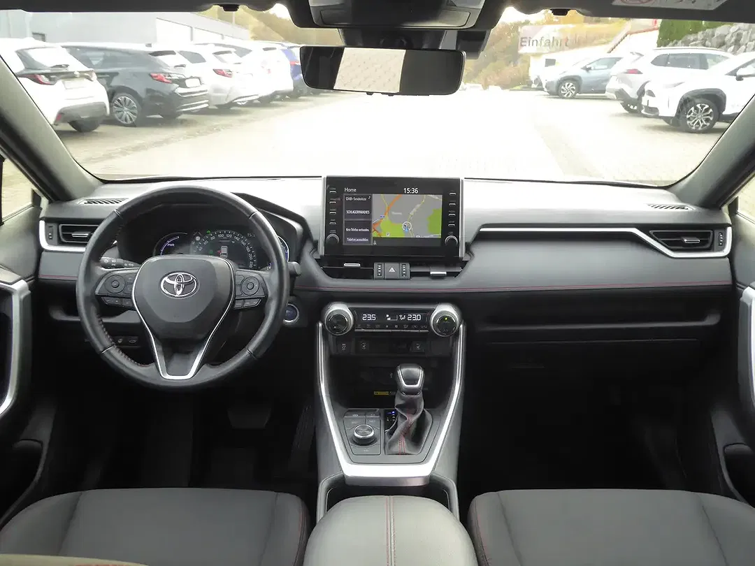 Toyota RAV 4 PHEV 4x4 - Thumbnail 8