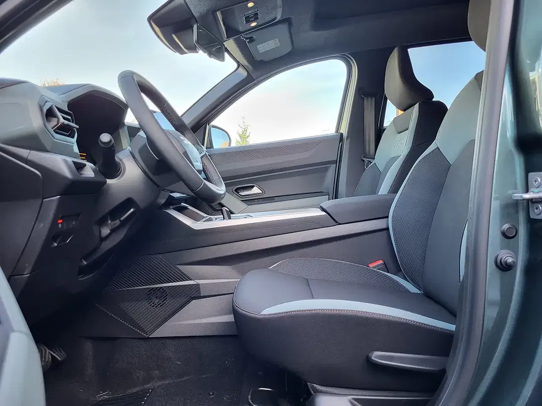 Dacia Bigster Hybrid - foto 14