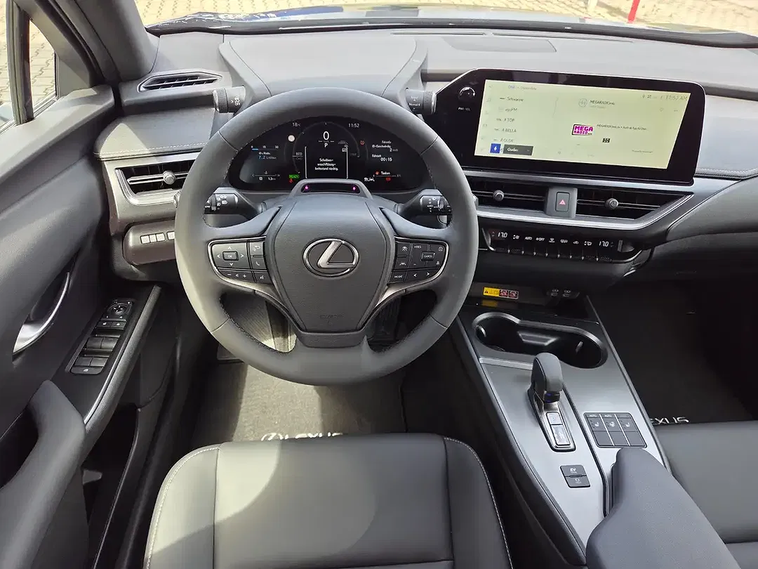 Lexus UX 300h F SPORT Design - Thumbnail 4