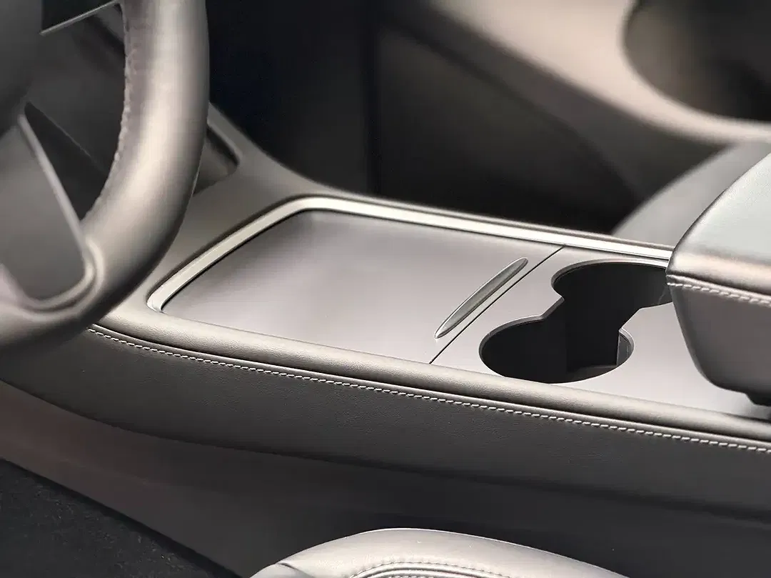 Tesla Model Y AWD Long Range Premium - Thumbnail 10